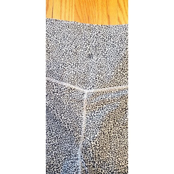 Athleta Black White Abstract Cropped Leggings Stretchy Plus Workout 3X - Picture 5 of 9